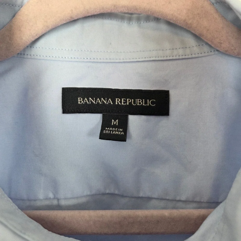 Banana Republic Mens M Light Blue Button Down‎ Shirt Long Sleeve RN54023